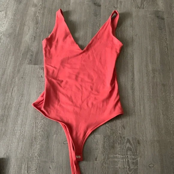 NWOT Reoria red women’s bodysuit tank size small - Picture 1 of 4